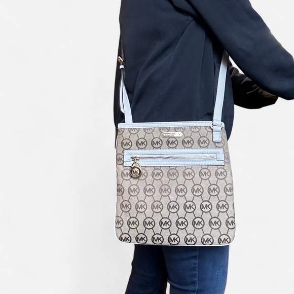 NWOT Michael Kors White Beige and Gold Crossbody Bag - Picture 1 of 8